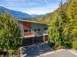 6-41360 Skyridge Place Squamish, BC V8B 0Y6