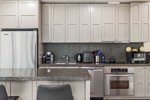 609-1333 Georgia Street  Vancouver, BC V6E 4V3