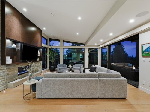 6210 Overstone Drive, West Vancouver, BC 
