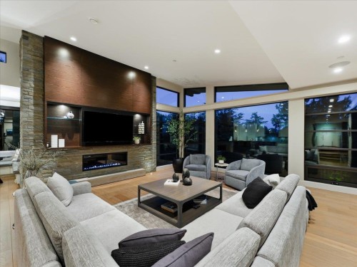 6210 Overstone Drive, West Vancouver, BC 