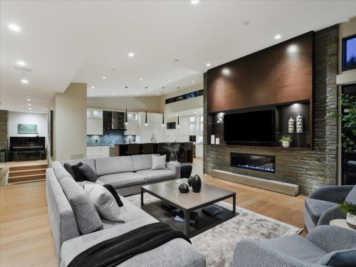 6210 Overstone Drive, West Vancouver, BC 