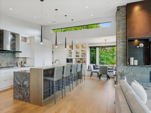 6210 Overstone Drive, West Vancouver, BC 