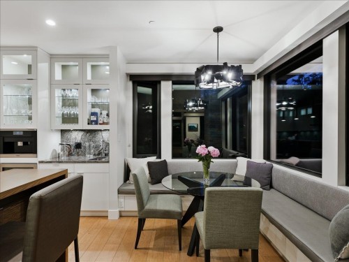 6210 Overstone Drive, West Vancouver, BC 