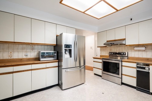1440 Mountain Highway, North Vancouver, BC 