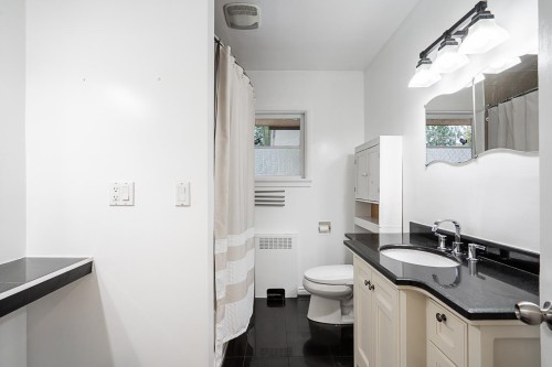 1440 Mountain Highway, North Vancouver, BC 