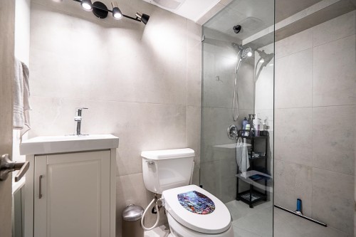 1440 Mountain Highway, North Vancouver, BC 