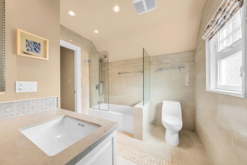 1049 33Rd Avenue W, Vancouver, BC 