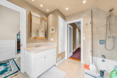1049 33Rd Avenue W, Vancouver, BC 