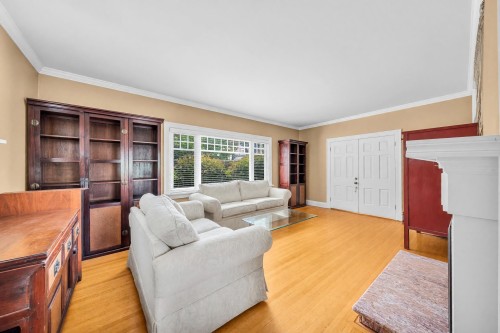 1049 33Rd Avenue W, Vancouver, BC 