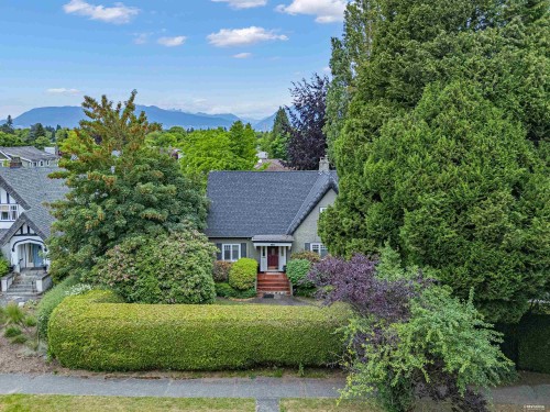 1049 33Rd Avenue W, Vancouver, BC 