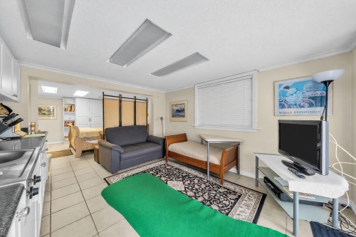 1049 33Rd Avenue W, Vancouver, BC 