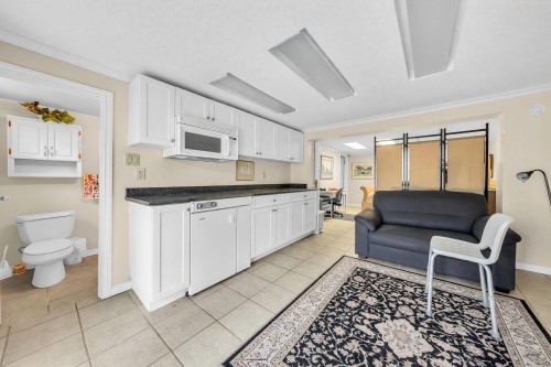1049 33Rd Avenue W, Vancouver, BC 