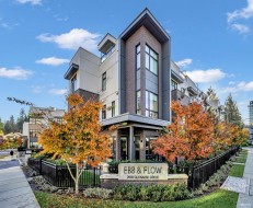 120-2035 Glenaire Drive North Vancouver, BC V7P 1Y2