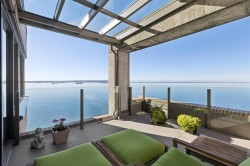 9-2250 Bellevue Avenue  West Vancouver, BC V7V 1C6