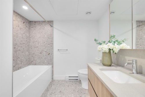 6310 Oak Street, Vancouver, BC 