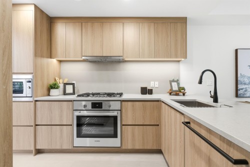 6310 Oak Street, Vancouver, BC 