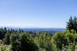 3032 Maplewood Court  Coquitlam, BC V3E 3P3