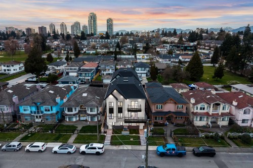 2-7353 12Th Avenue, Burnaby, BC 