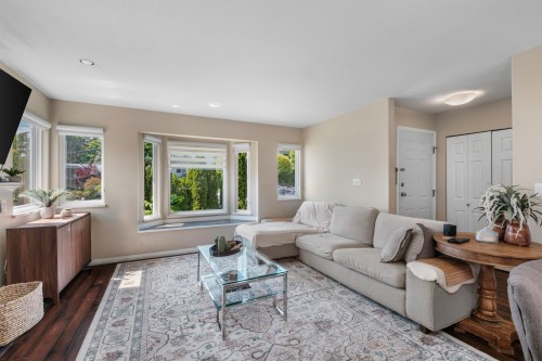 230 St. Patricks Avenue, North Vancouver, BC 
