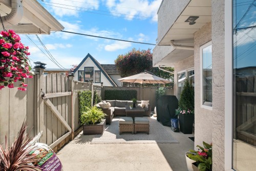 230 St. Patricks Avenue, North Vancouver, BC 