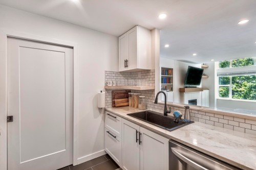 307-5281 Oakmount Crescent, Burnaby, BC 