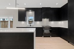 1-2539 Grant Avenue  Vancouver, BC V5K 3G6
