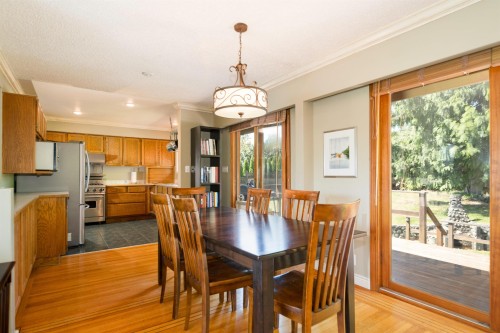 893 Friar Crescent, North Vancouver, BC 