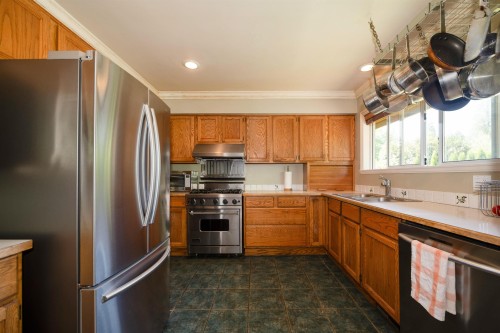 893 Friar Crescent, North Vancouver, BC 