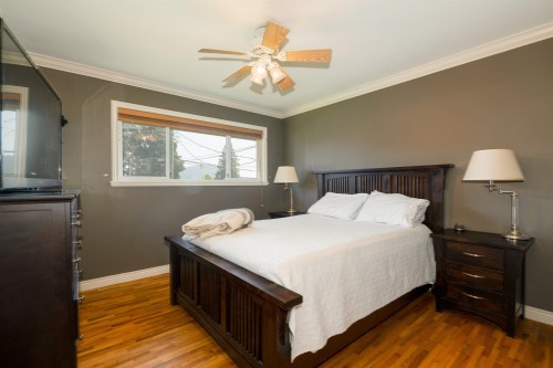893 Friar Crescent, North Vancouver, BC 