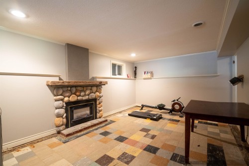 893 Friar Crescent, North Vancouver, BC 