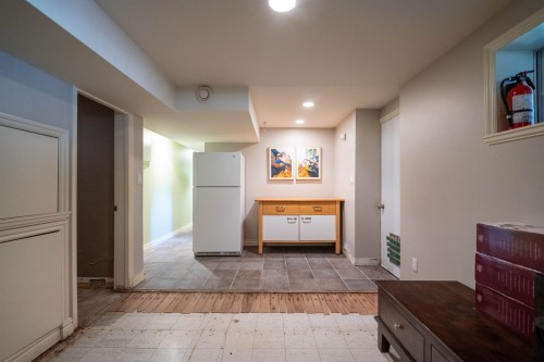 893 Friar Crescent, North Vancouver, BC 