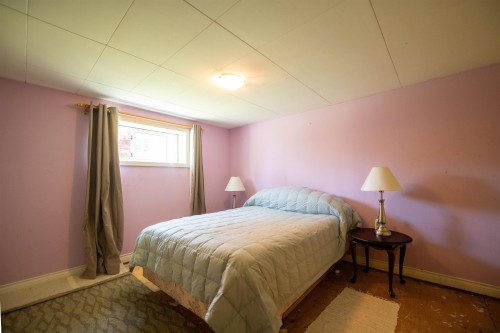 893 Friar Crescent, North Vancouver, BC 