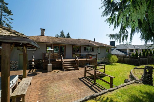 893 Friar Crescent, North Vancouver, BC 