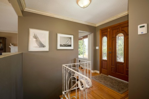 893 Friar Crescent, North Vancouver, BC 