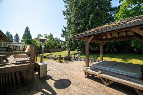 893 Friar Crescent, North Vancouver, BC 