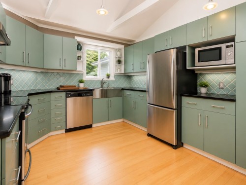 923 Quadling Avenue, Coquitlam, BC 