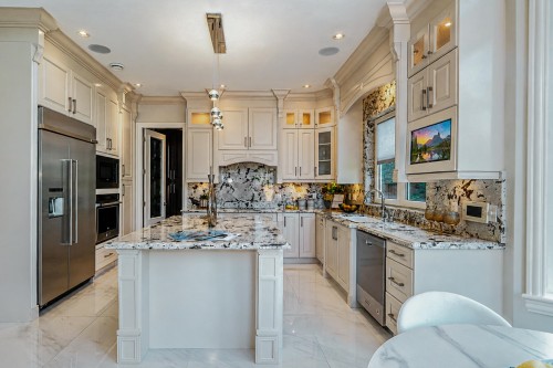 10311 Mortfield Road, Richmond, BC - Indoor Photo Showing Kitchen With Upgraded Kitchen