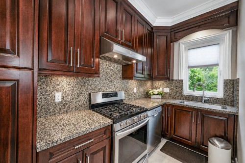 10311 Mortfield Road, Richmond, BC - Indoor Photo Showing Kitchen With Upgraded Kitchen