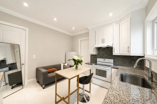 10311 Mortfield Road, Richmond, BC - Indoor Photo Showing Kitchen