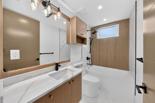 2-847 10Th Avenue E, Vancouver, BC 