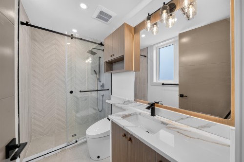 2-847 10Th Avenue E, Vancouver, BC 
