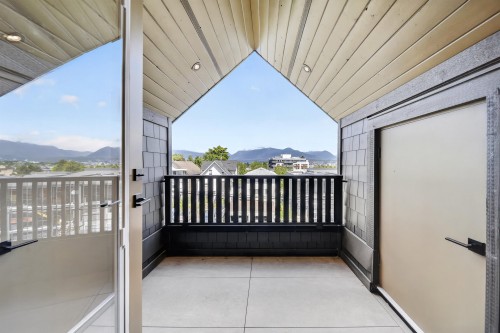 2-847 10Th Avenue E, Vancouver, BC 