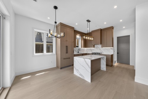 2-847 10Th Avenue E, Vancouver, BC 