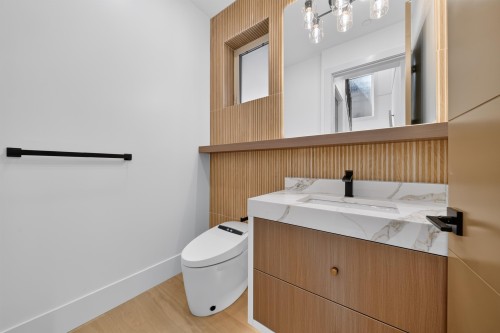 2-847 10Th Avenue E, Vancouver, BC 