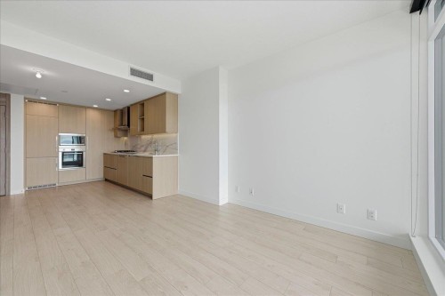3201-4880 Lougheed Highway, Burnaby, BC 
