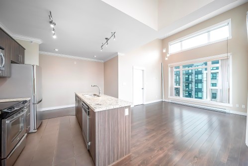 403-6888 Royal Oak Avenue  Burnaby, BC V5J 4J2