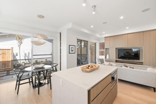 2-625 24Th Avenue E, Vancouver, BC 