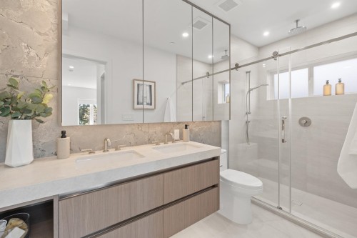 1-625 24Th Avenue E, Vancouver, BC 