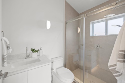 1-625 24Th Avenue E, Vancouver, BC 