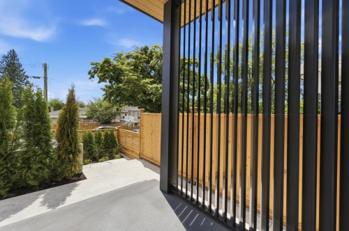 1-625 24Th Avenue E, Vancouver, BC 